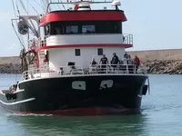 سفينة صيد للبيع