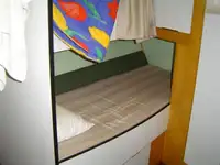 قوارب العمل للبيع