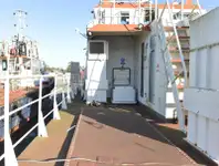قارب مزدوج الهيكل للبيع