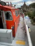 قوارب العمل للبيع
