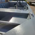 قوارب العمل للبيع