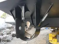قوارب العمل للبيع