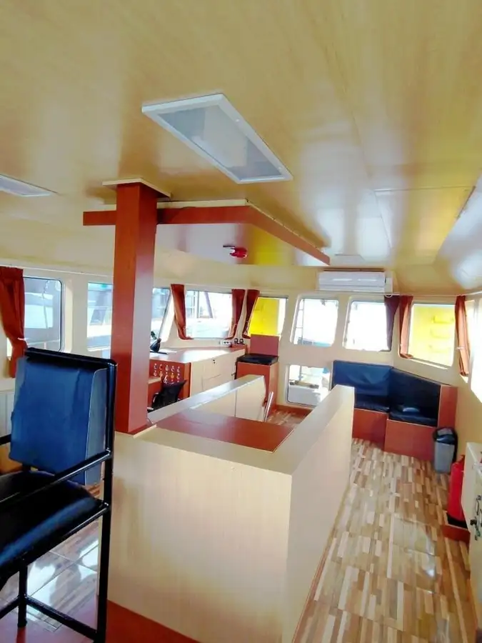 سفينة سحب للبيع