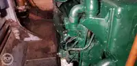 قارب مزدوج الهيكل للبيع