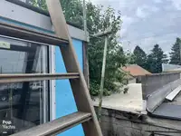 قارب مزدوج الهيكل للبيع