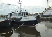 زوارق العمل للبيع