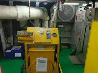 قارب طاقم للبيع