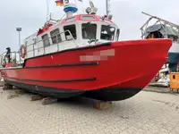 قوارب العمل للبيع