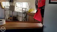 قارب مزدوج الهيكل للبيع