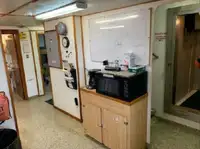 سفينة إمداد سريعة (FSV) للبيع
