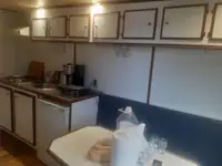 سفينة حاويات للبيع
