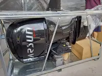 قوارب العمل للبيع