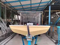 قوارب العمل للبيع
