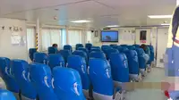قارب مزدوج الهيكل للبيع
