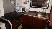 قوارب العمل للبيع