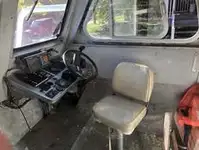 قوارب العمل للبيع
