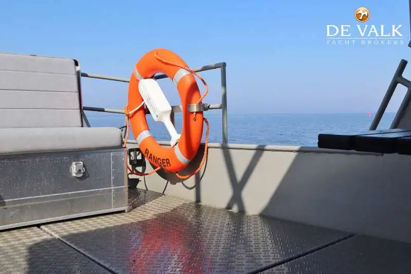 زورق دورية للبيع