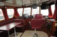 قارب طيار للبيع