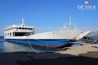 سفينة العبارة للبيع