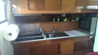 قارب طاقم للبيع