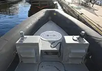 قارب مطاطي صلب للبيع