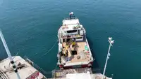 قوارب العمل للبيع