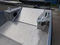 سفينة إنزال، ناقلة للبيع