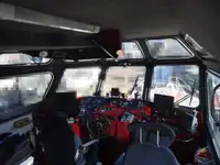 قارب طاقم للبيع