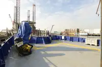 قارب مزدوج الهيكل للبيع