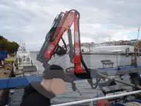 سفينة لنقل الأسماك الحية للبيع