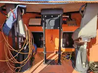 قارب مطاطي صلب للبيع