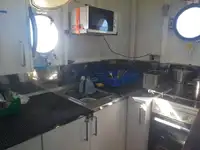 زورق السحب للبيع