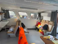 سفينة حاويات للبيع