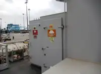 قوارب العمل للبيع