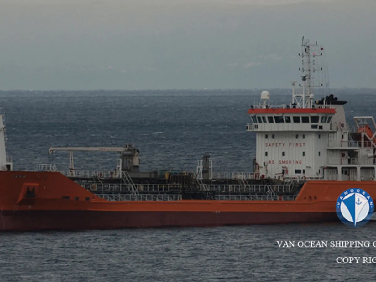 ناقلة نفط / مواد كيميائية للبيع