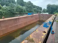 بارجة للبيع