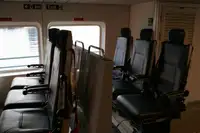 قارب مزدوج الهيكل للبيع
