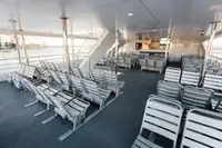 قارب مزدوج الهيكل للبيع