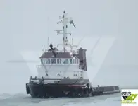 قوارب العمل للبيع