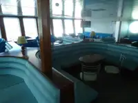 سفينة العبارة للبيع