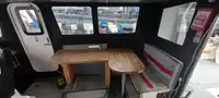 قارب طاقم للبيع