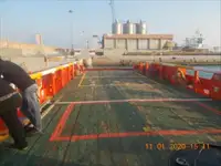 قارب طاقم للبيع