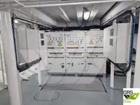 سفينة نقل بضائع بالمركبات (Ro-Ro) للبيع