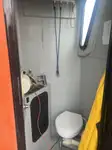 قارب مزدوج الهيكل للبيع