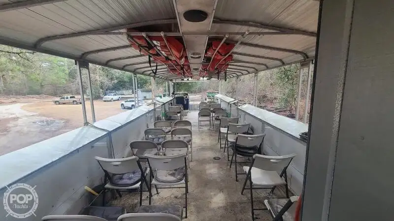 سفينة سياحية للبيع