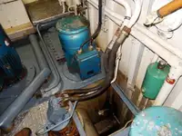 قوارب العمل للبيع