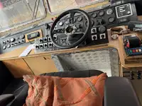 قارب طيار للبيع