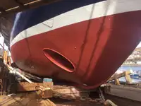 قوارب العمل للبيع