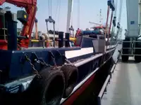 قارب طاقم للبيع