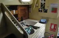 قارب طيار للبيع